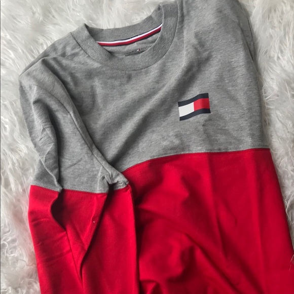 Tommy Hilfiger Other - Tommy Hilfiger Colorblock logo sweatshirt